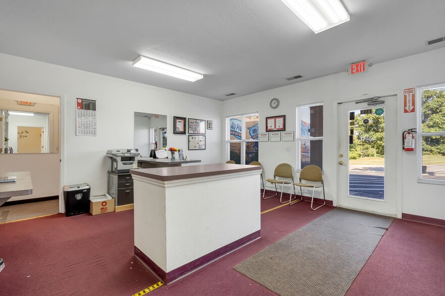 More Photos Of 1565 Kisker Rd, Saint Charles Office For Sale