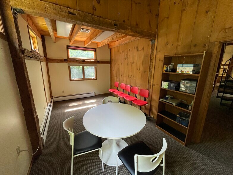 More Photos Of 167 Baxter Rd, Storrs Mansfield Office For Sale