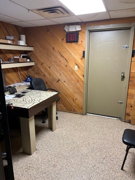 More Photos Of 1704 E Hwy 70, Kingston Bar For Sale