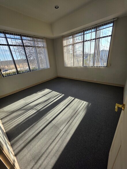 More Photos Of 21150 W Capitol Dr, Brookfield Loft Creative Space For Sale
