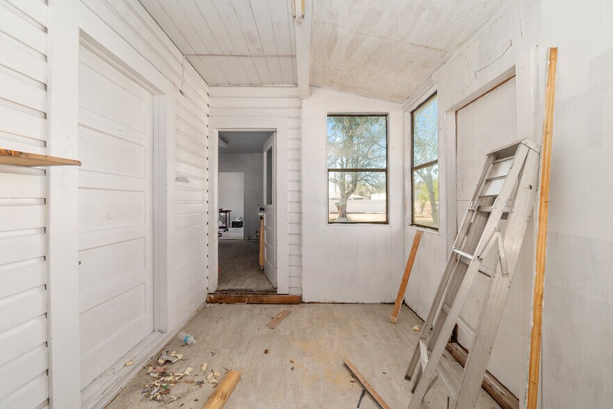 More Photos Of 1007 25th St, Ocala General Retail For Sale