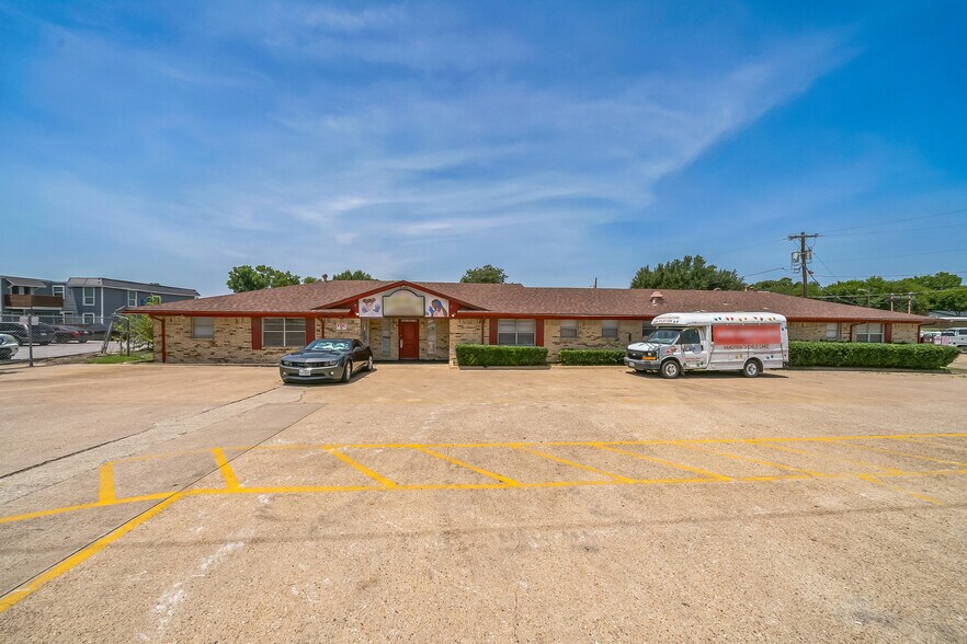 More Photos Of 2805 Peavy Rd, Dallas Daycare Center For Sale