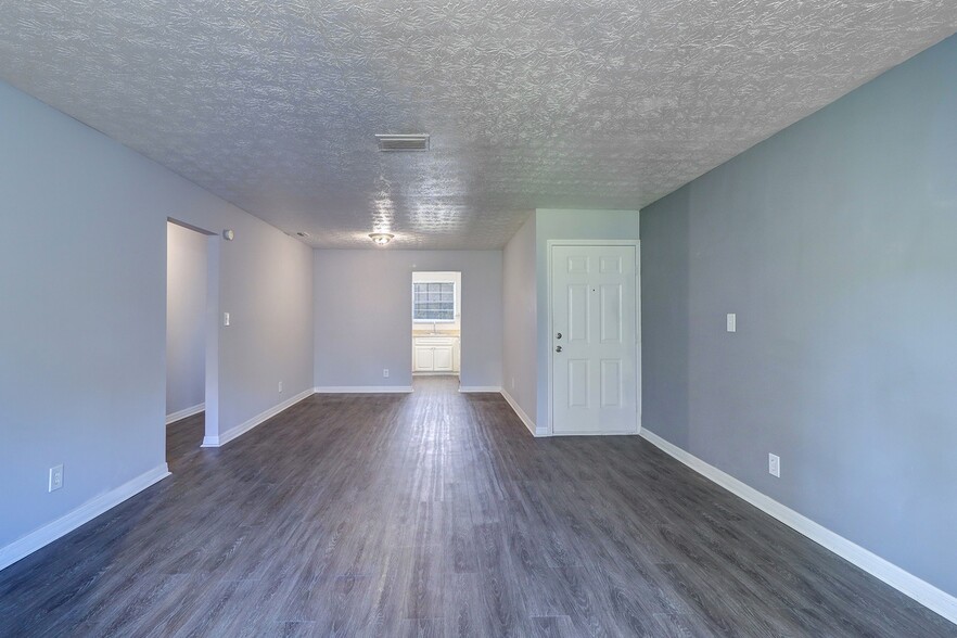 More Photos Of 7011 San Ramon Pl, Tampa Apartments For Sale