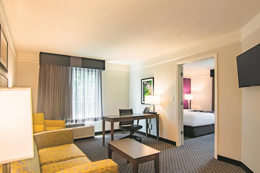 More Photos Of 930 Ed Noble Pky, Norman Hotel For Sale