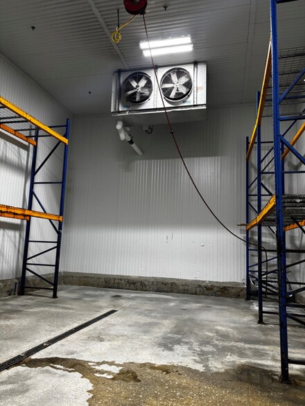 More Photos Of 340 N Sacramento Blvd, Chicago Refrigeration Cold Storage For Lease
