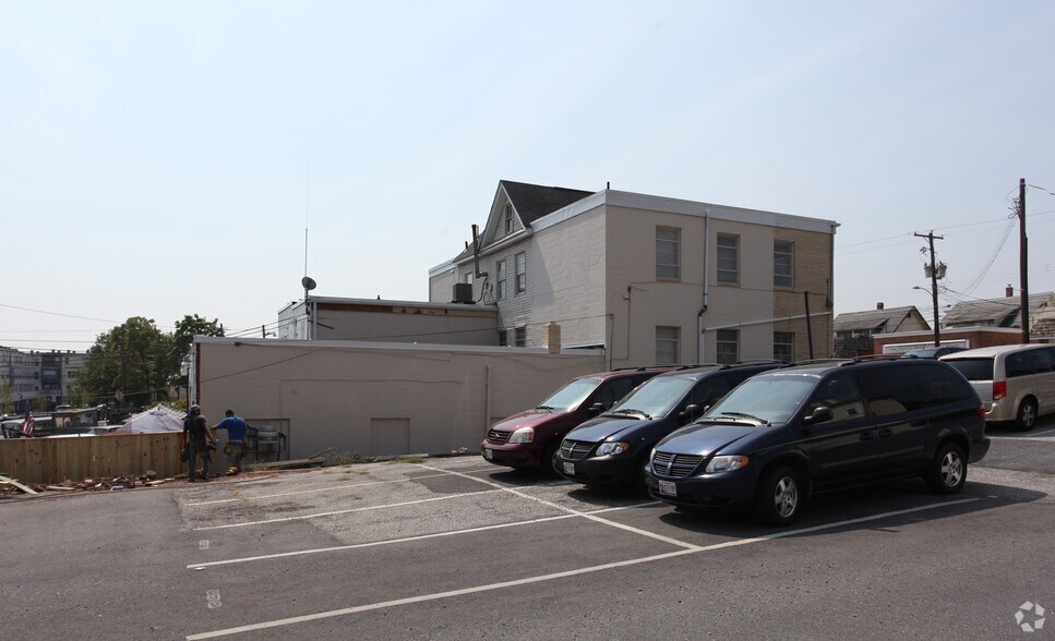 More Photos Of 5811 Baltimore Ave, Riverdale Freestanding For Lease