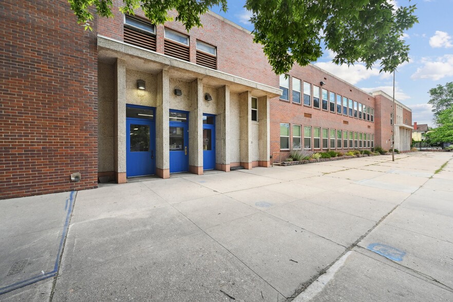 Primary Photo Of 235 S Sherman St, Denver Schools For Lease