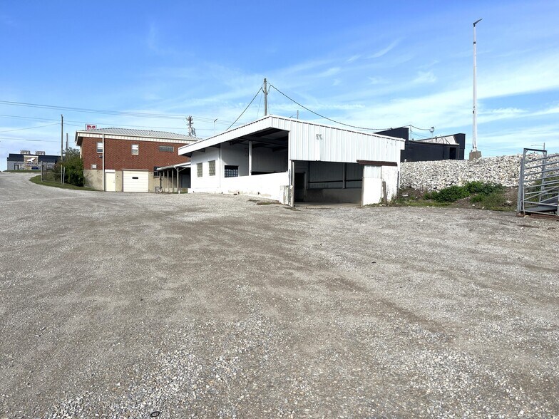 More Photos Of 1011 Washington st, Chillicothe Office For Sale