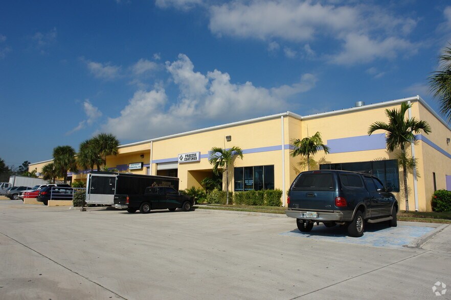 More Photos Of 1272-1350 NE Business Park Pl, Jensen Beach Warehouse For Lease