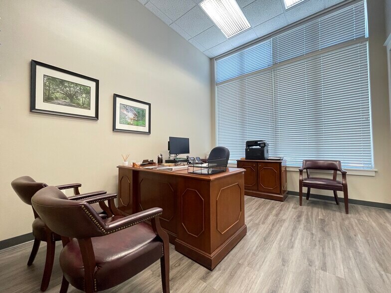 More Photos Of 300 E University Ave, Gainesville Office Residential For Sale