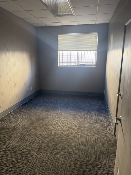 More Photos Of 1962 Madison Ave, Memphis Office For Sale