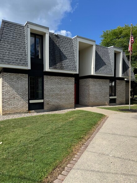 More Photos Of 2 Fennell St, Skaneateles Office For Lease