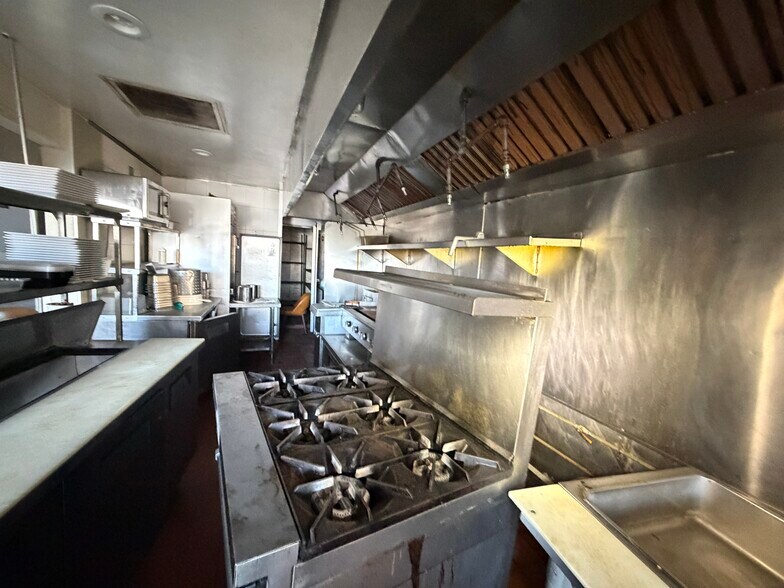 More Photos Of 11031-11061 Santa Monica Blvd, Los Angeles General Retail For Sale