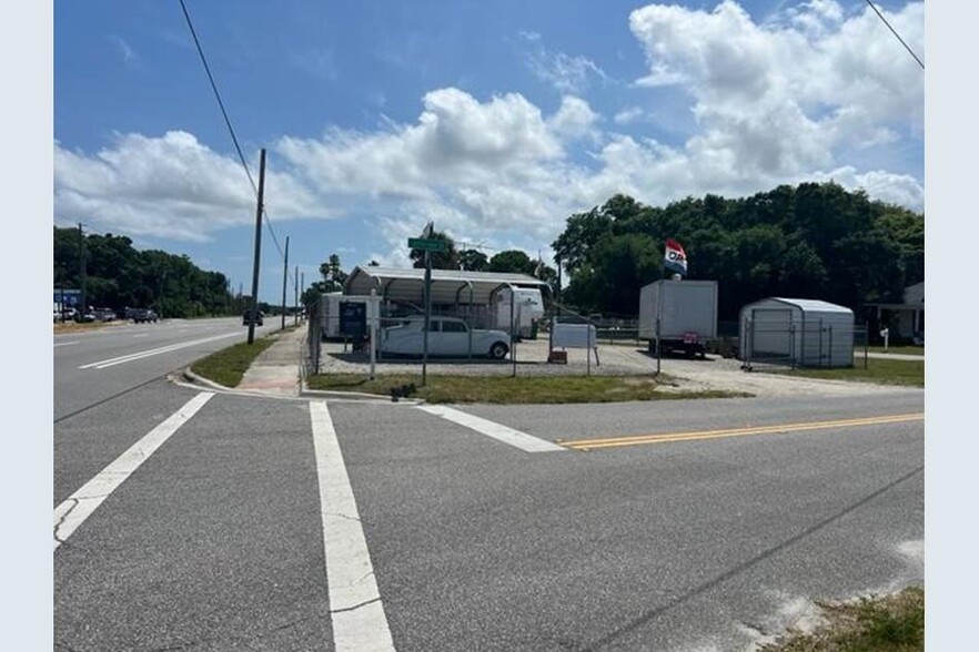 Primary Photo Of 2396 US Highway 1, Mims General Retail For Sale