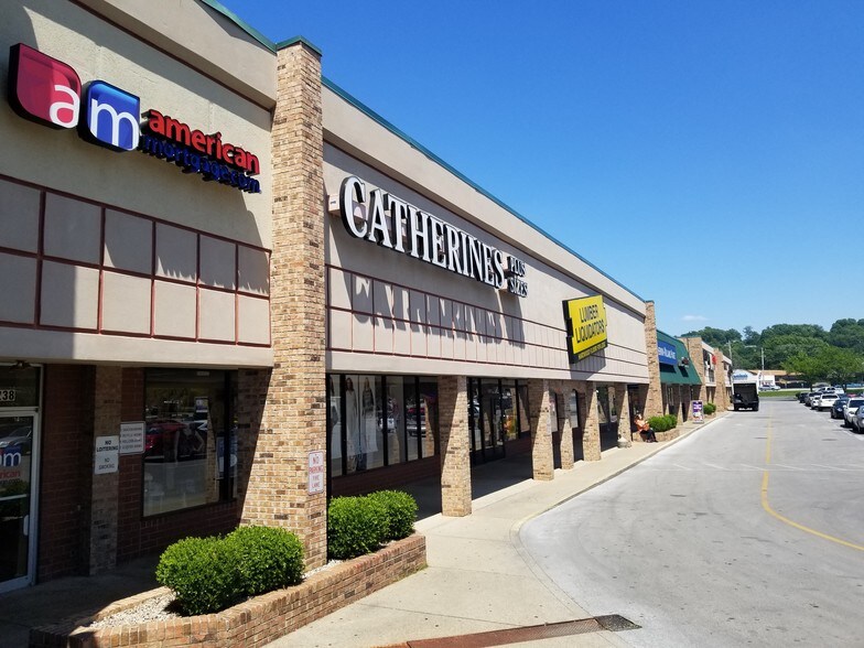 More Photos Of 5226 Dixie Hwy, Louisville General Retail For Lease