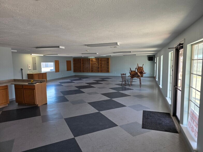 More Photos Of 3708 Highway 27 S, Sulphur Flex For Sale