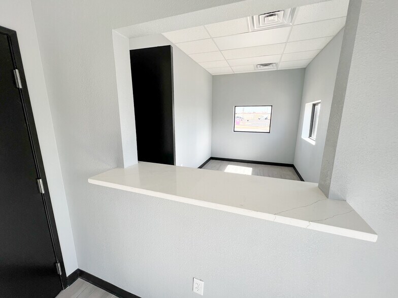 More Photos Of 1208 S Midland Dr, Midland Unknown For Lease