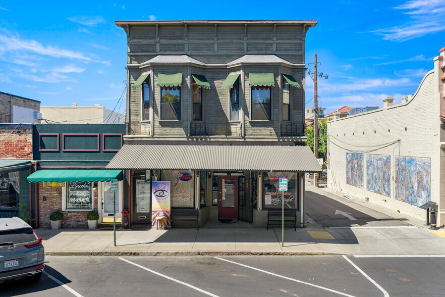 More Photos Of 505-678 Lincoln Blvd, Lincoln Storefront For Sale