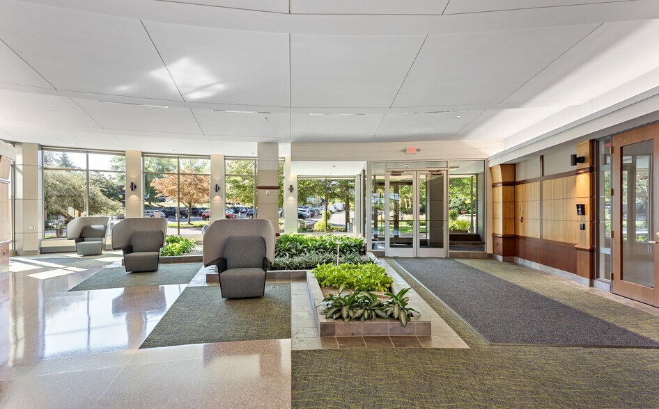More Photos Of 10400 Viking Dr, Eden Prairie Office For Lease