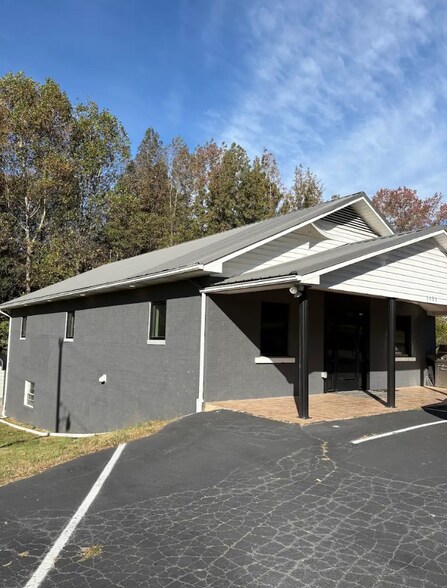 More Photos Of 1451 Mount Ulla Hwy, Mooresville Office For Sale