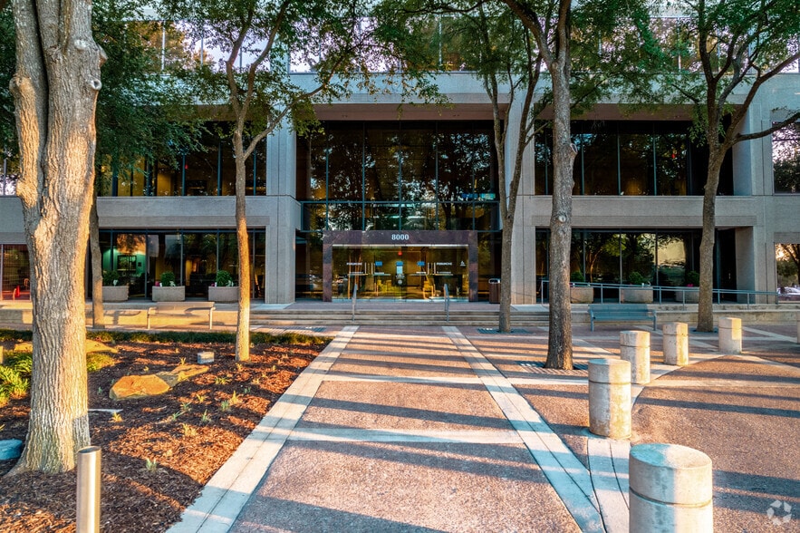 More Photos Of 8000 IH-10 W, San Antonio Unknown For Lease
