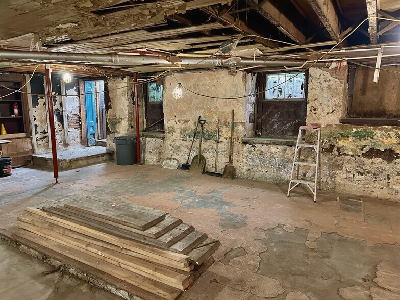 More Photos Of 1 E Main St, Westminster Apartments For Lease