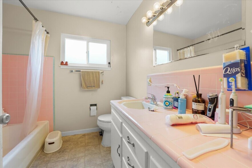 More Photos Of 2735 Byron St, Palo Alto Multifamily For Sale