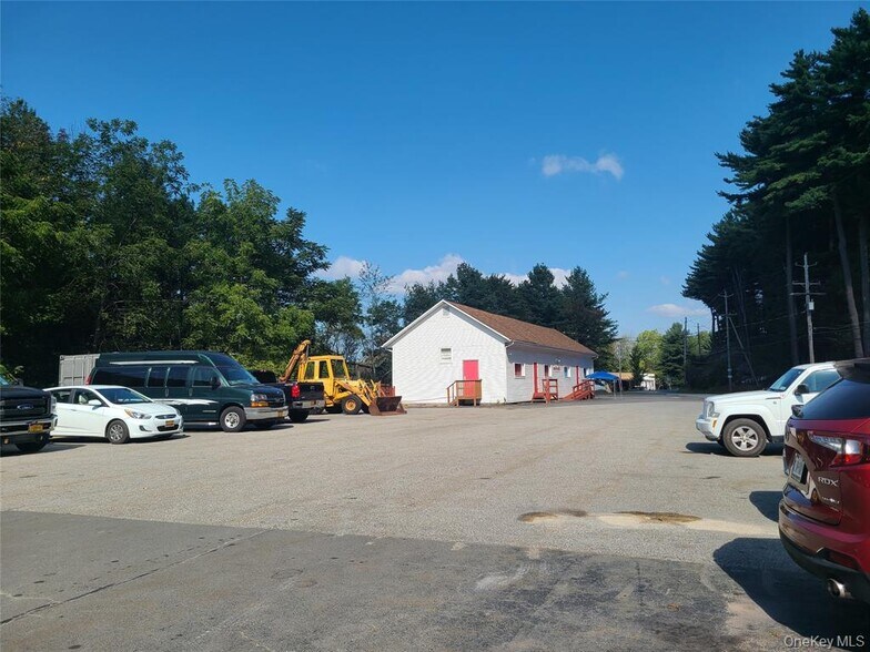 More Photos Of 36 Cold Spring Rd, Monticello Industrial For Sale
