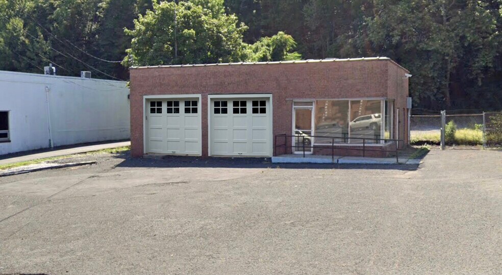 More Photos Of 248 Goffle Rd, Hawthorne Freestanding For Lease