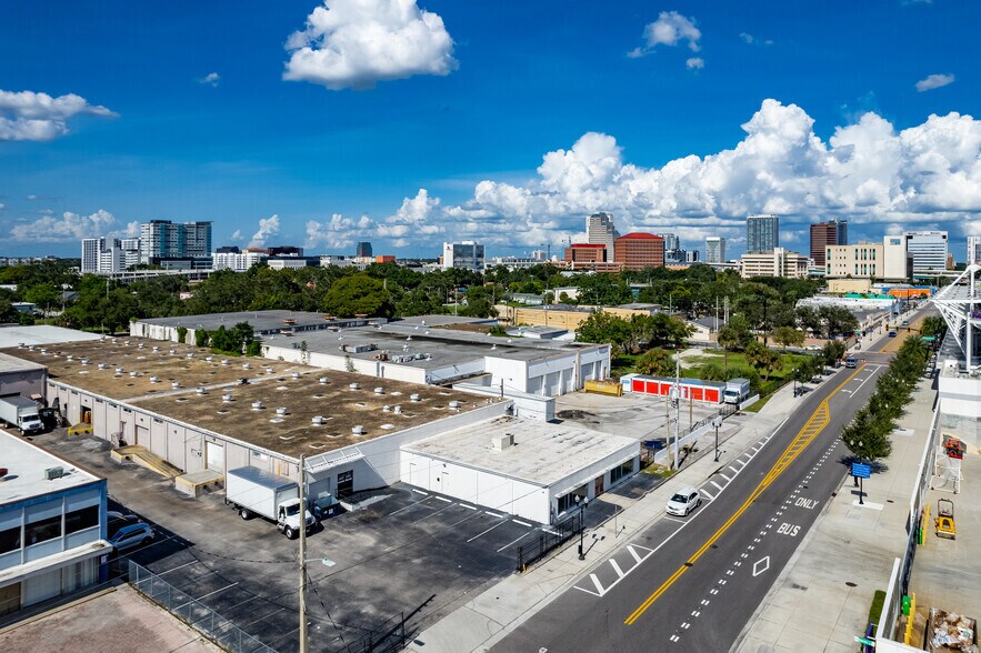 More Photos Of 777 W Central Blvd, Orlando Warehouse For Lease