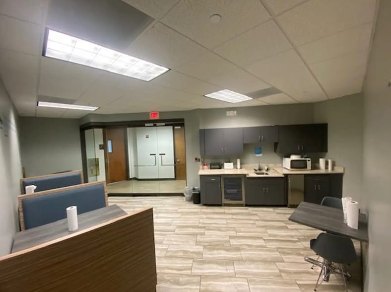 More Photos Of 235 Highlandia Dr, Baton Rouge Office For Lease