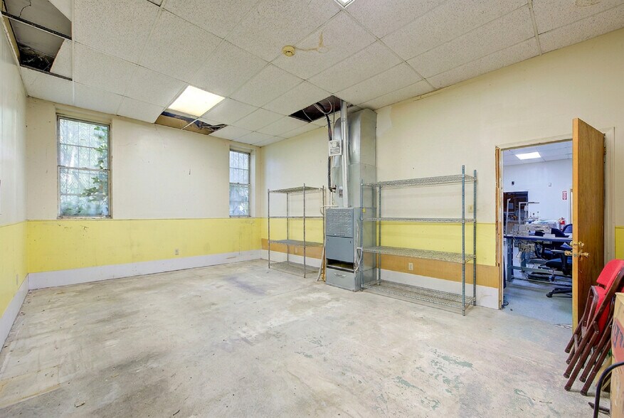 More Photos Of 139 Amboy St, Brooklyn Religious Facility For Lease