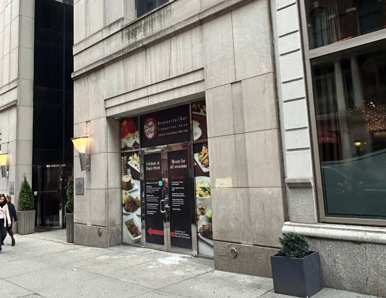 Primary Photo Of 135 W 44th St, New York Hotel For Lease