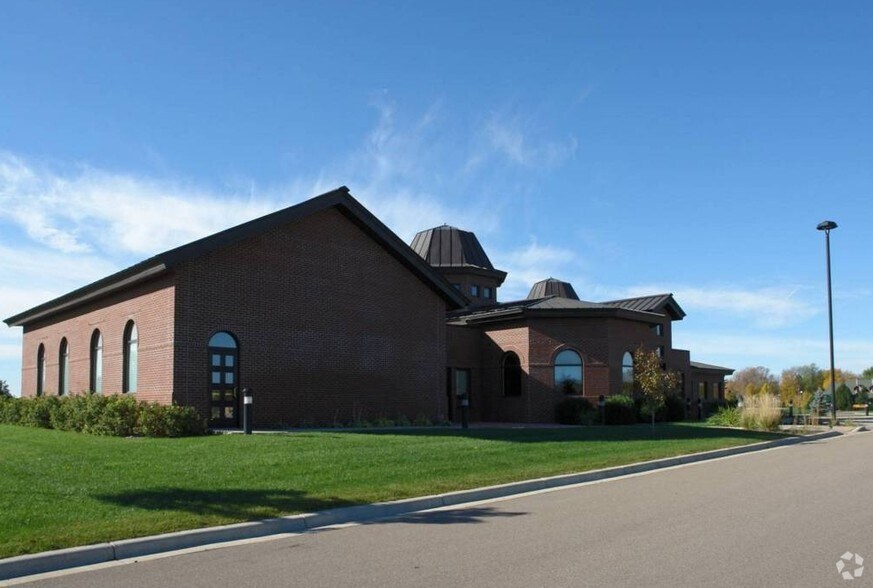 More Photos Of 1201 NE 1st St, New Prague Office For Sale