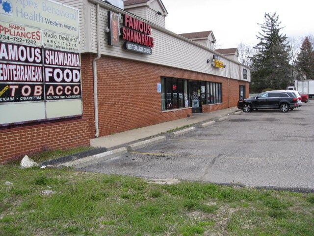 More Photos Of 1531-1553 S Wayne Rd, Westland Storefront For Sale
