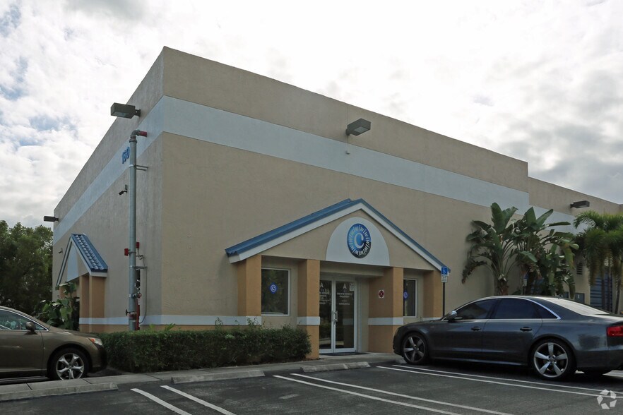 More Photos Of 160 Commerce Rd, Boynton Beach Warehouse For Lease