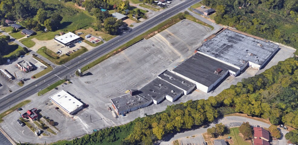 More Photos Of 939-973 Forestdale Blvd, Birmingham Service Station For Sale