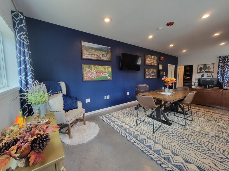 More Photos Of 18955 Beacon Lite Rd, Monument Warehouse For Sale