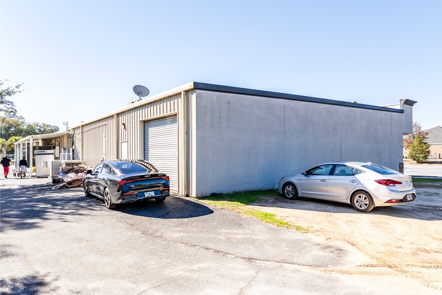 More Photos Of 4944 Malloy Plz, Marianna Freestanding For Sale