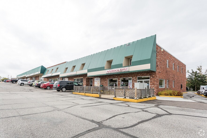 More Photos Of 8221-8237 E Washington St, Chagrin Falls Unknown For Lease