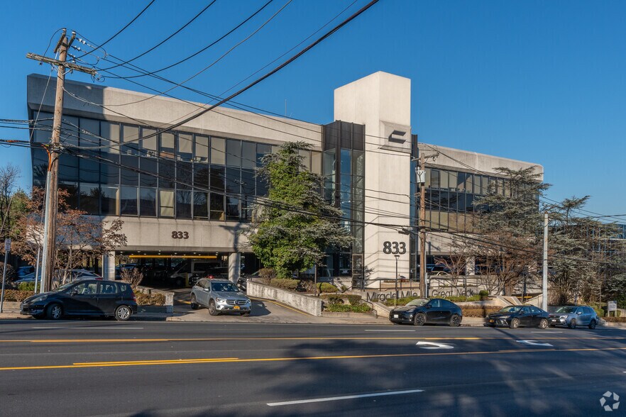 More Photos Of 833 Northern Blvd, Great Neck Medical For Lease