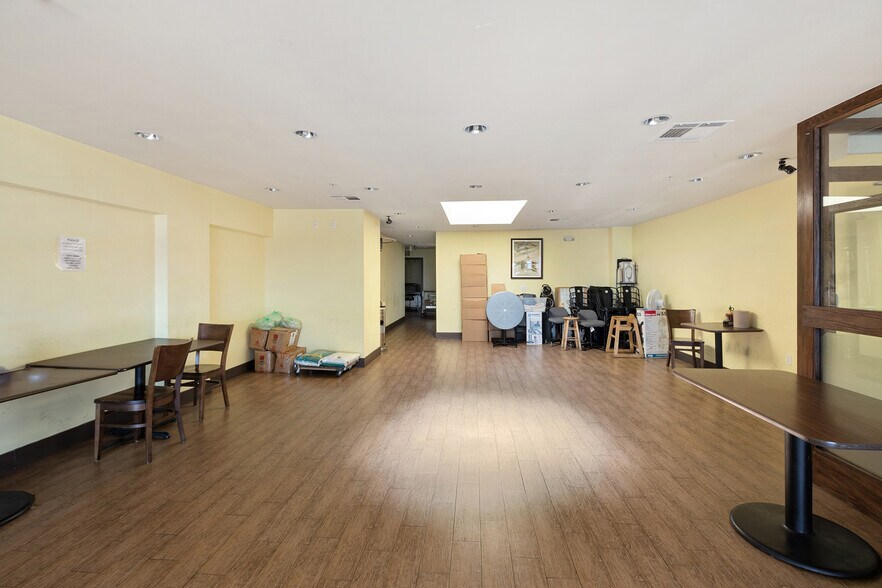 More Photos Of 645 Larkin St, San Francisco General Retail For Sale