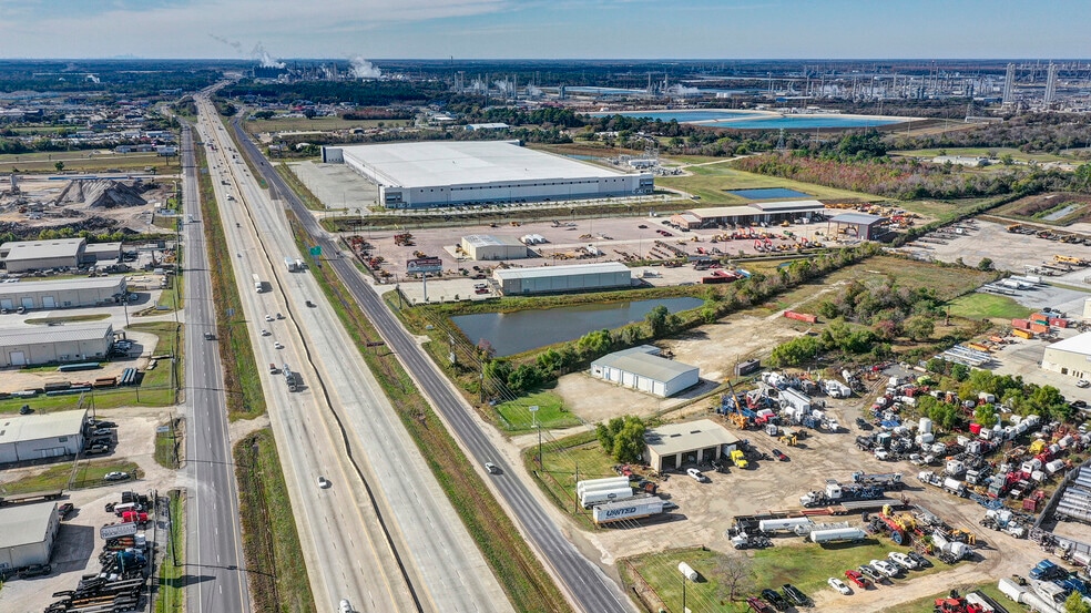 More Photos Of 11421 Interstate 10 E, Baytown Service For Lease