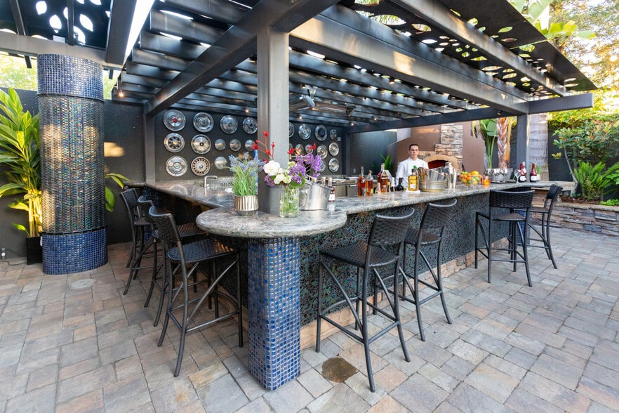 More Photos Of 521 Charcot Ave, San Jose Showroom For Sale