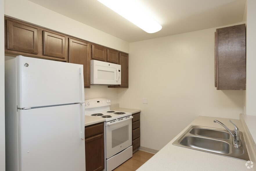 More Photos Of 700 Wincoram Way, Coram Apartments For Lease