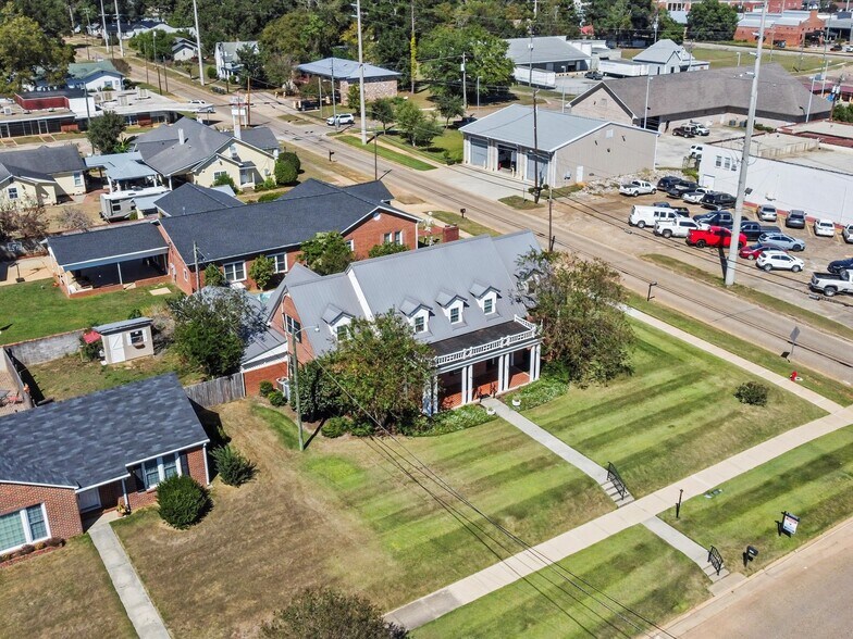 More Photos Of 302 W College St, Enterprise Flex For Sale