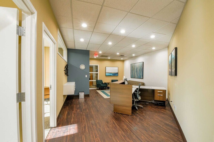 More Photos Of 698 12th St SE, Salem Office For Lease