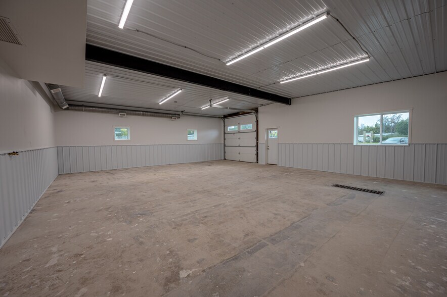 More Photos Of 2255 Marion Rd SE, Rochester Service For Lease