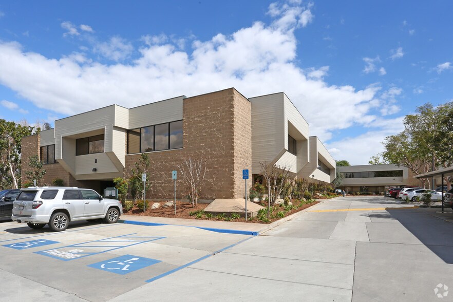 More Photos Of 5100 California Ave, Bakersfield Office For Lease