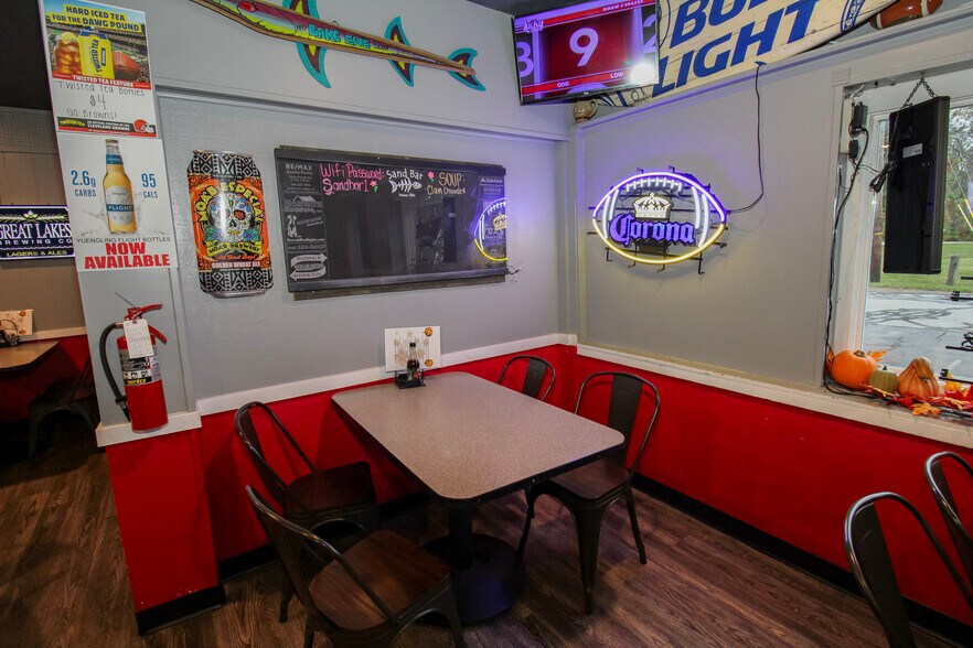 More Photos Of 54 McKinley St, Huron Bar For Sale